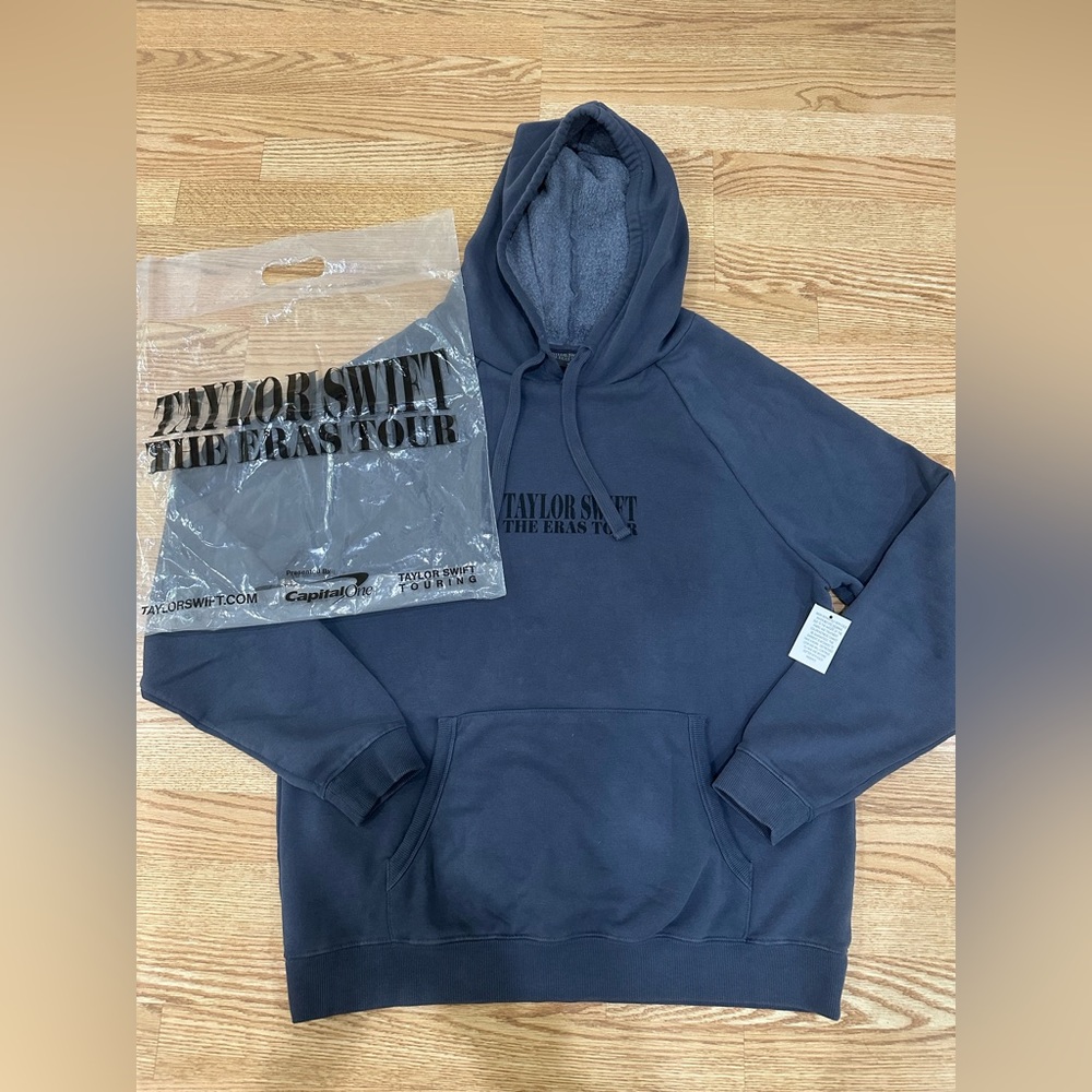 Taylor Swift NWT The Eras Tour U.S. Dates Washed Blue Sweatshirt size Medium